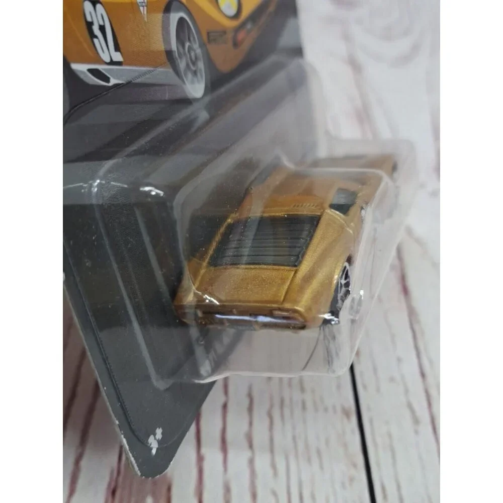 (2 Pack) 2024 Hot Wheels‎ 4/6 Vintage Racing Club 1971 Lamborghini Miura SV Gold